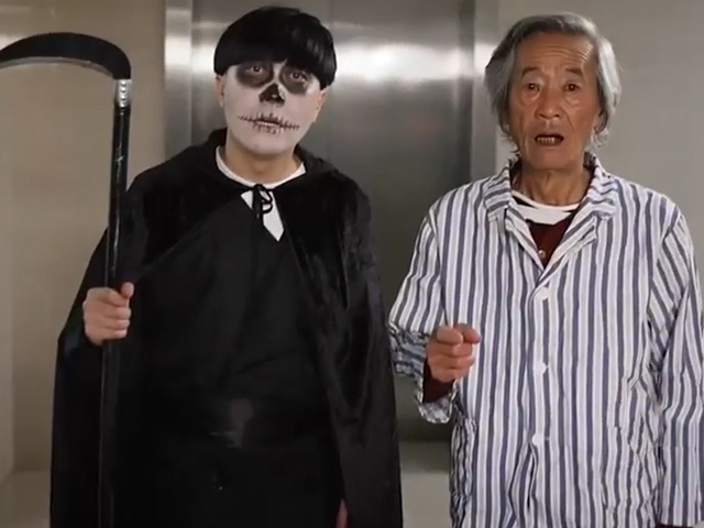 Cười 24H - Hành động của chàng trai khiến bao người phải khiếp sợ