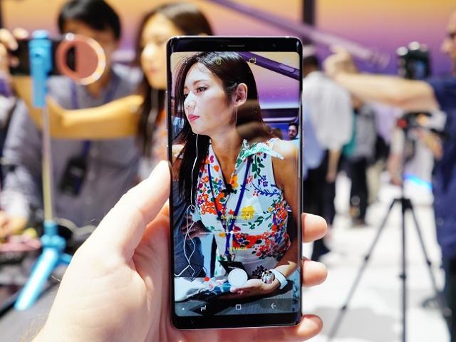 Thời trang Hi-tech - Người dùng quan tâm điều gì nhất trên smartphone Android