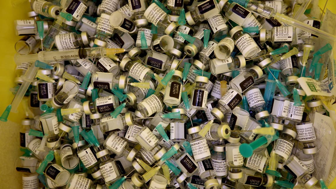 Hàng triệu liều vắc xin Covid-19 bị vứt bỏ một cách lãng phí ở Mỹ (ảnh: NY Times)