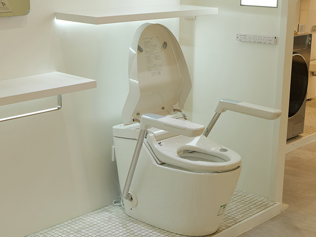 Thời trang Hi-tech - Ngỡ ngàng phòng vệ sinh thông minh giúp bảo vệ sức khỏe