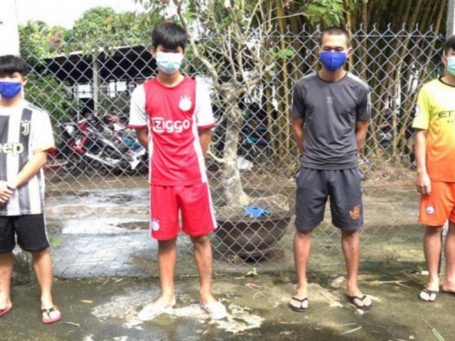 Pháp luật - Mâu thuẫn giao thông, nhóm thanh thiếu niên mang dao "choảng nhau"