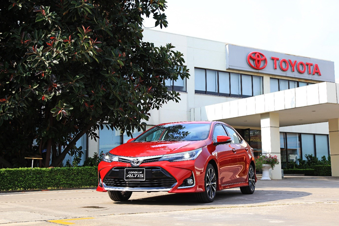Toyota ưu đãi lên đến 40 triệu đồng cho Corolla Altis trong tháng 10 - 1