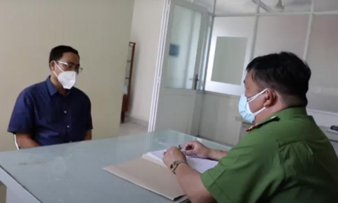 Hồ Hữu Nhân làm việc với công an