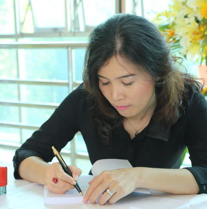 Bà Hàn Ni đã nộp đơn yêu cầu cơ quan Cảnh sát điều tra Công an tỉnh Bình Dương khởi tố bà Nguyễn Phương Hằng. Ảnh: Nhân vật cung cấp