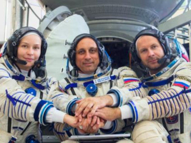 Công nghệ thông tin - Nhóm làm phim Nga trở lại trái đất sau 12 ngày thực hiện cảnh quay trên quỹ đạo