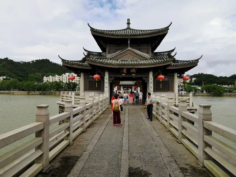 Du khách sững sờ trước vẻ đẹp của 1 trong 4 cây cầu nổi tiếng nhất lịch sử cổ đại TQ - 4