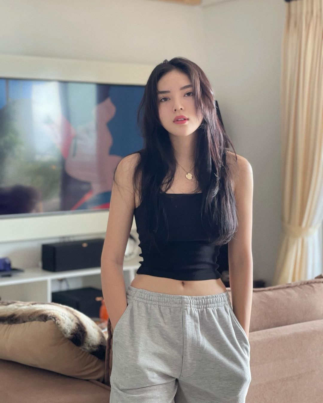 Kỳ Duyên khoe thành quả giảm 5kg trong vòng 1 tháng.