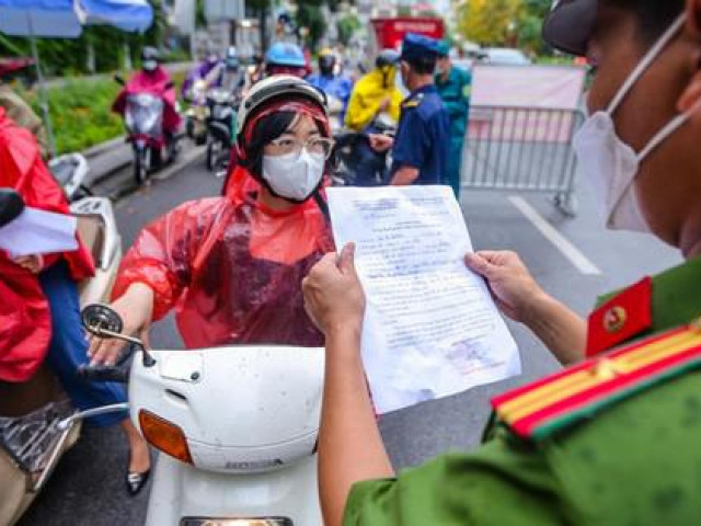 Tin tức trong ngày - Báo cáo tại Quốc hội nhắc việc "Hà Nội liên tục thay đổi cơ chế cấp giấy đi đường"