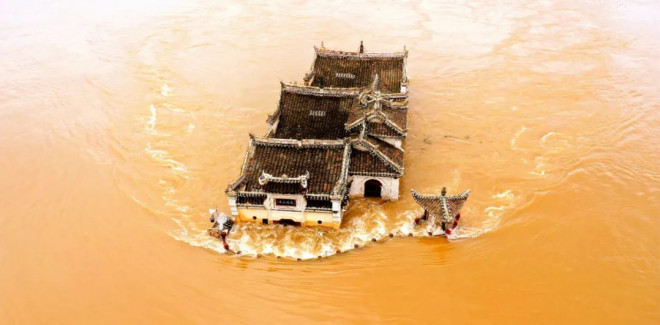 Bí ẩn ngôi chùa đứng vững giữa dòng sông dài nhất Trung Quốc, bất chấp đại hồng thủy suốt 700 năm - 2