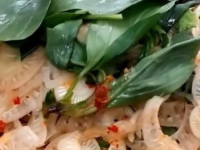 Ẩm thực - Lạ kì loại cây bỏ đi chỉ để cho heo lại là thứ "buộc phải có" của hàng trăm món gây thương nhớ