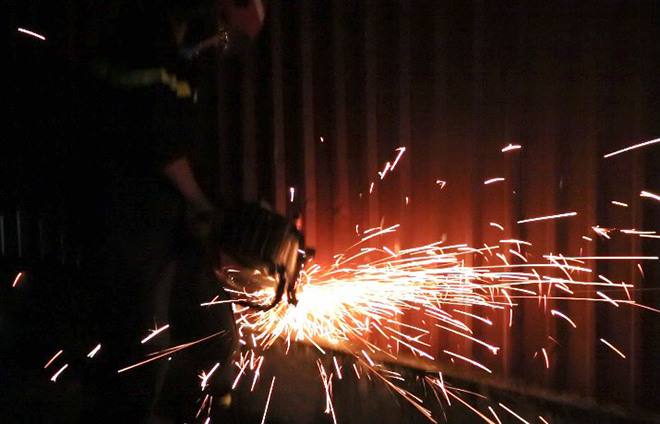 Lực lượng chức năng tiếp cận hiện trường