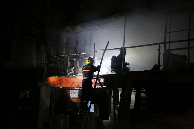 Hỏa hoạn khiến nhiều tài sản trong kho lạnh và khu vực văn phòng bị cháy