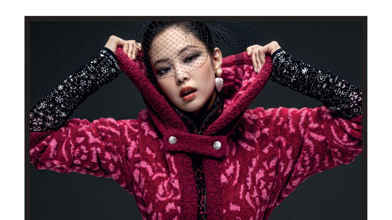 Jennie Blackpink là gương mặt đại diện cho Coco Neige 2021 của Chanel - 1