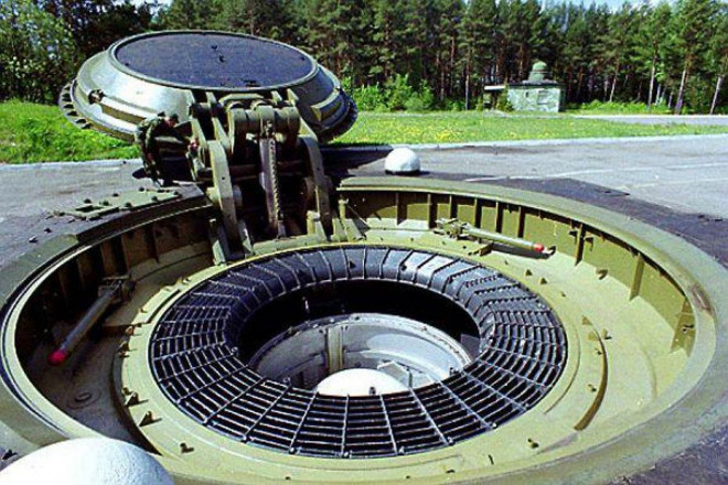 "Perimeter không còn tồn tại. Bây giờ
chúng tôi có một hệ thống khác - đó chính là tổ hợp cảnh báo sớm và
tấn công tên lửa chủ động, được liên kết với mạng lưới vệ tinh và
radar cảnh giới ngoài đường chân trời", vị chuyên gia lưu ý.