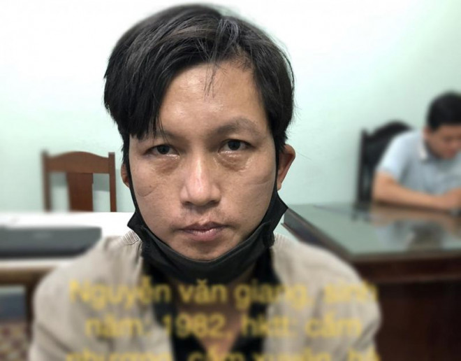 Đối tượng Nguyễn Văn Giang và hình ảnh của đối tượng bị người đi đường ghi lại.