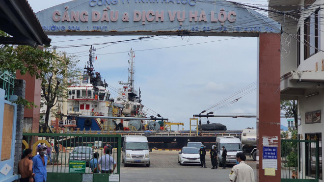 Lực lượng công an phong tỏa cảng Hà Lộc, TP Vũng Tàu