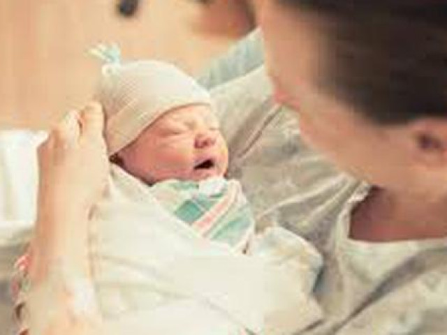 Sức khỏe đời sống - Mới sinh con xong phát hiện mắc COVID-19, phải làm sao?