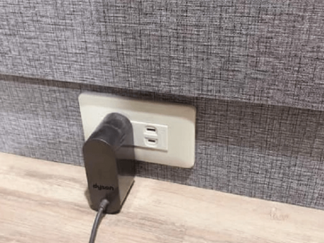 Phi thường - kỳ quặc - Vợ tò mò kiểm tra ổ cắm điện, không ngờ "lật tẩy" bí mật động trời của chồng