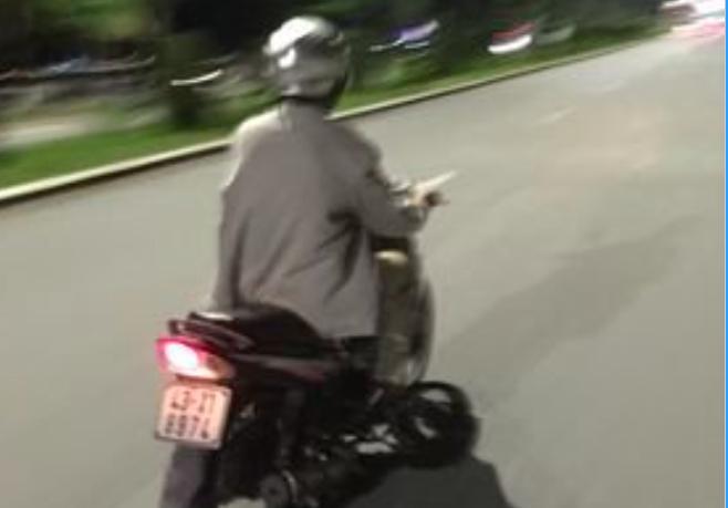 Làm rõ đối tượng sàm sỡ một phụ nữ đi đường - 1