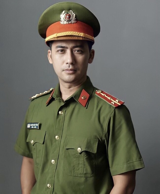 Đối với những khán giả yêu thích thể loại hình sự của phim truyền hình Việt, chắc chắn đã không còn xa lạ với diễn viên Bảo Anh. Nam diễn viên “đóng đinh” với hình tượng chiến sĩ Công an đĩnh đạc, quả cảm.
