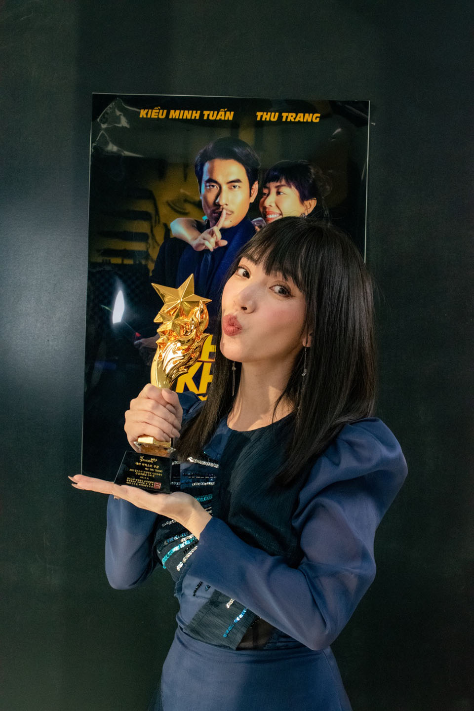 Thu Trang vinh dự nhận giải thưởng&nbsp;"Nữ nghệ sĩ Quốc tế xuất sắc nhất"