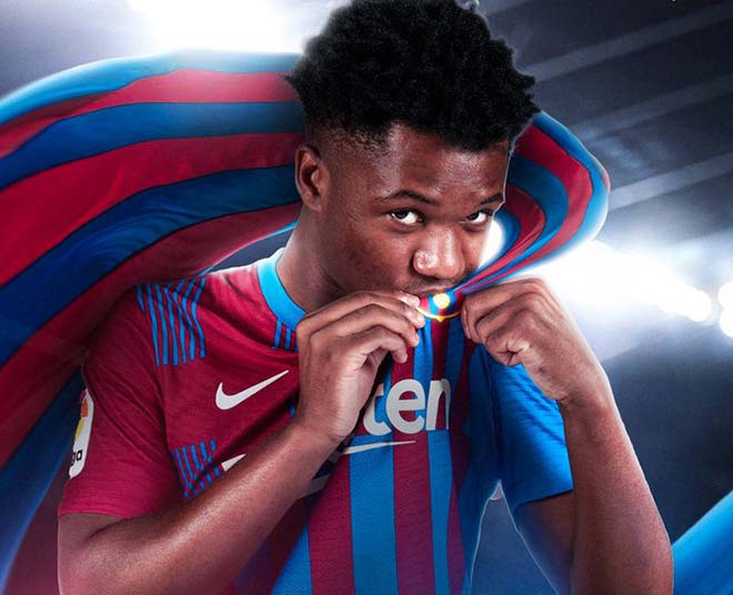 Ansu Fati gia hạn với Barcelona tới năm 2027