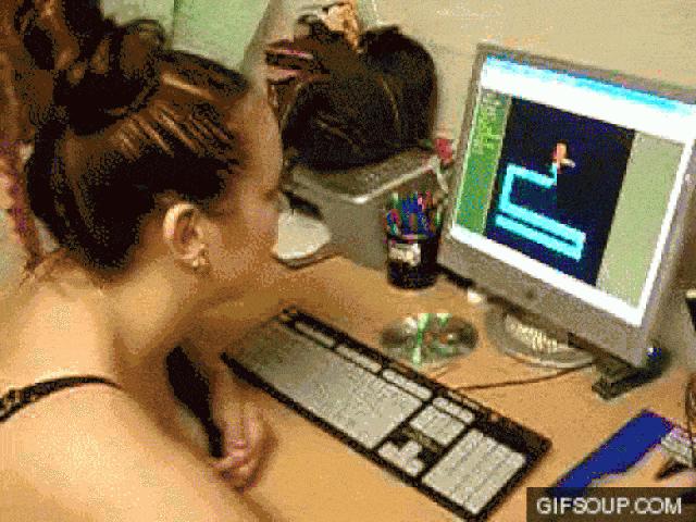 Cười 24H - Trò chơi khiến cho bao người phải khiếp vía trên mạng xã hội