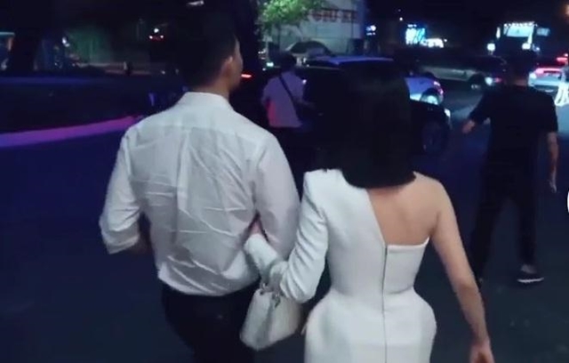 Clip quay lén để lộ hành động bất ngờ của Lệ Quyên với "phi công trẻ" - 3