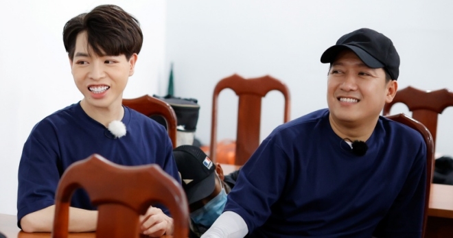 Nam diễn viên vui vẻ tham gia thử thách, trò chuyện cùng đàn em và khách mời 