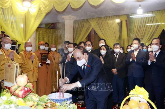 Chủ tịch nước Nguyễn Xuân Phúc viếng Đại lão Hòa thượng Thích Phổ Tuệ - 4