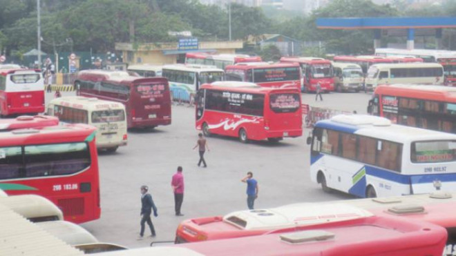 Xe khách được phép hoạt động từ ngày 13/10, tuy nhiên đến thời điểm này tại các bến xe, tình trạng chung chỉ có lác đác vài nhà xe hoạt động - Ảnh minh hoạ