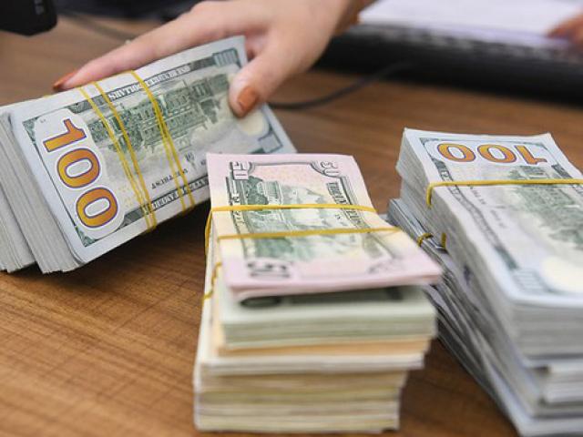 Kinh doanh - Tỷ giá USD hôm nay 22/10: Giá USD chợ đen tại Việt Nam tăng mạnh