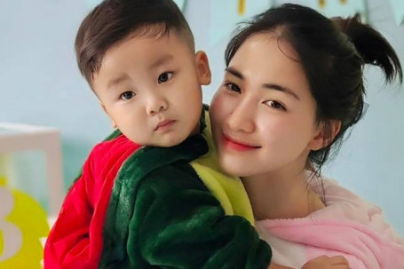 Con trai 3 tuổi của Hòa Minzy gặp rắc rối vì quá "hot", mẹ bỉm lập tức lên tiếng