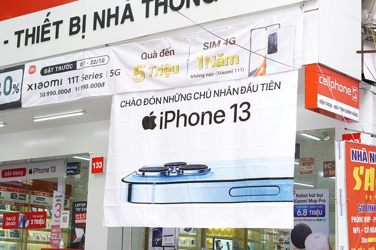 Hôm nay (22/10) là ngày các mẫu iPhone 13 chính hãng lên kệ và mở bán tại thị trường Việt Nam sau hơn 1 tháng kể từ ngày ra mắt.