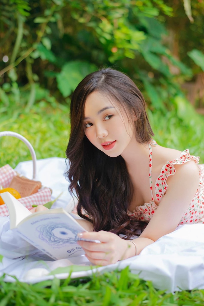 Tới nay, cô đã tham gia nhiều bộ phim với nhiều dạng vai diễn đa dạng như Quỳnh búp bê, Nàng dâu Oder, Đừng bắt em phải quên, Nhà trọ Balanha, Hướng dương ngược nắng, Hãy nói lời yêu,...
