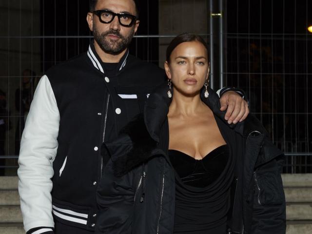 Thời trang - Siêu mẫu Irina Shayk nổi bật trong sắc đen tại tiệc của Burberry