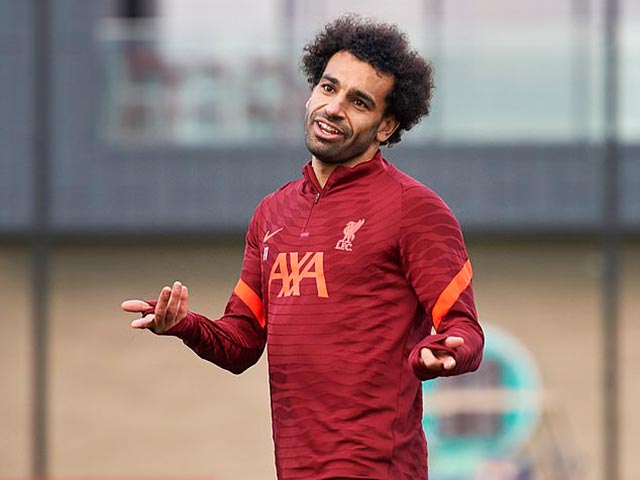 Salah úp mở về tương lai khiến fan Liverpool bất an, bị chê dưới tầm Benzema - 1