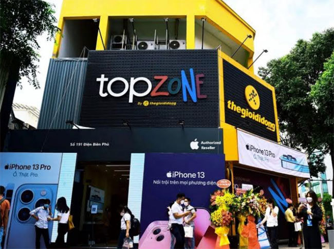 4 cửa hàng TopZone đầu tiên khai trương vào đúng ngày giao iPhone 13 tại Việt Nam.