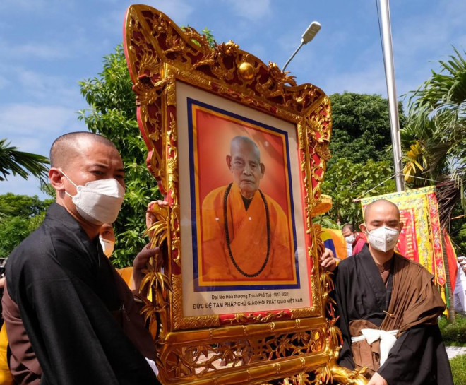 Tiễn biệt Đức Pháp chủ Thích Phổ Tuệ