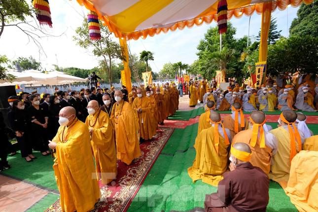 Tăng, ni, Phật tử tiễn biệt Đại lão Hòa thượng