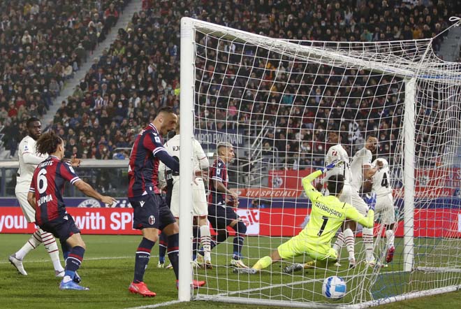 Tình huống khiến Ibrahimovic lần đầu phản lưới nhà