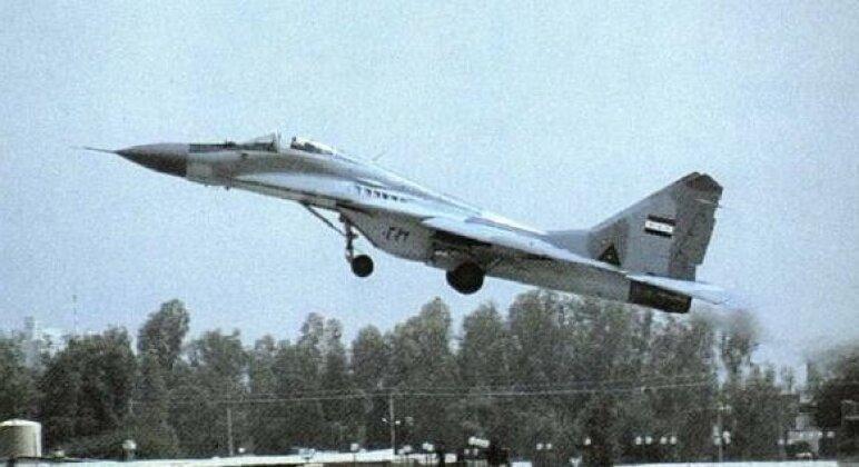 Khi đó, phi công Iraq đã cố gắng thực hiện một động tác cơ động mang tên Split-C ở độ cao thấp và rất nguy hiểm để thoát khỏi sự truy đuổi, nhưng nó đã kết thúc trong thảm họa đối với anh ta.