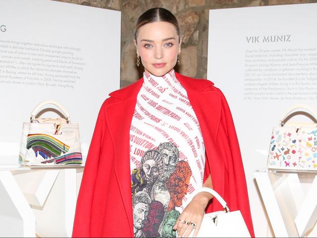 Thời trang - Louis Vuitton rầm rộ quảng bá cho siêu phẩm túi Capucines