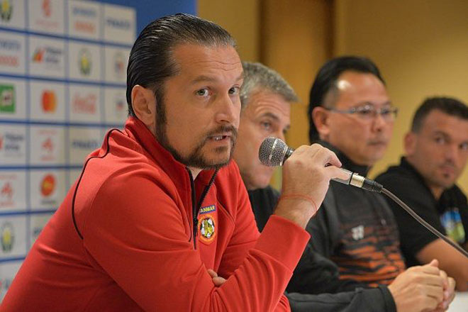 HLV Velizar Popov của U-23 Myanmar sắp chạm trán HLV Park Hang Seo của U-23 Việt Nam ở vòng loại giải U-23 châu Á 2022