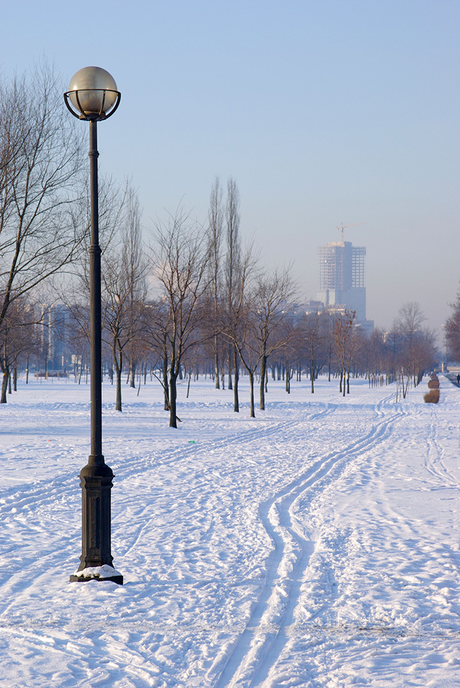 St Petersburg, Nga: Vào những tháng mùa đông, St Petersburg mang vẻ đẹp băng giá và nhộn nhịp với các sự kiện theo mùa. Lễ Giáng sinh chính thống được tổ chức vào ngày 6 tháng 1 và là thời gian để tụ tập với gia đình và bạn bè.
