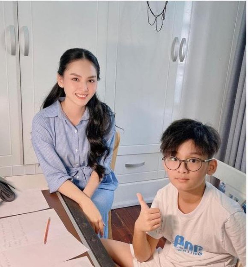 Doanh nhân Đức Huy đăng ảnh Mai Phương cùng con trai, nói rõ đó là "cô giáo" nhưng vẫn bị vướng tin đồn hẹn hò khiến người trong cuộc phải lên tiếng