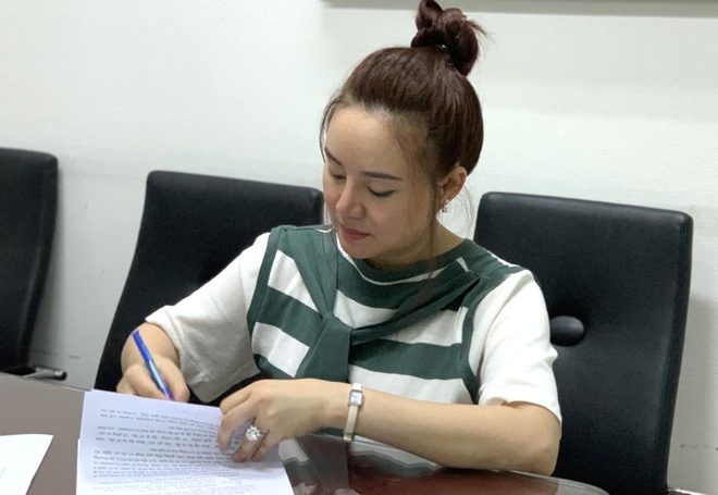 Vy Oanh nộp đơn yêu cầu Công an TP.HCM khởi tố bà Nguyễn Phương Hằng - 1