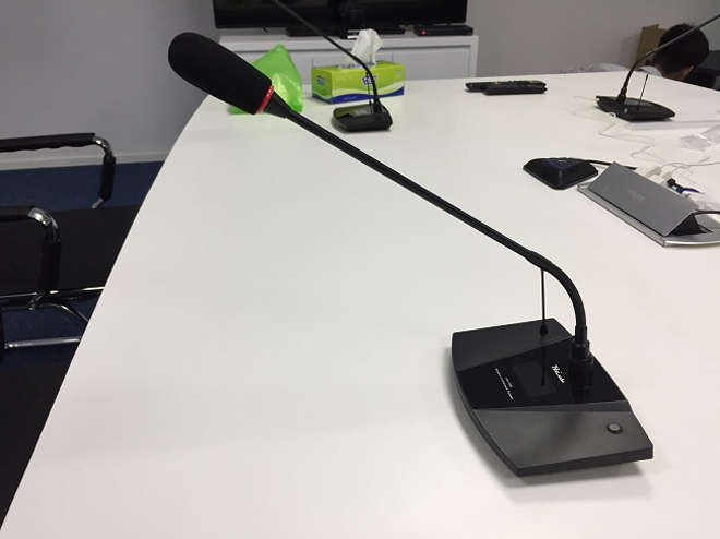 Cận cảnh Micro hội thảo hãng Hai Audio có thiết kế sang trọng