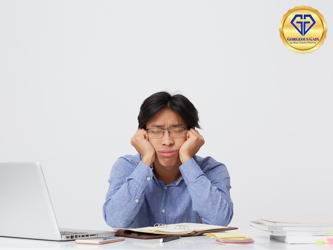 Làm việc quá sức khiến cơ thể suy nhược, sút cân (Ảnh minh họa)