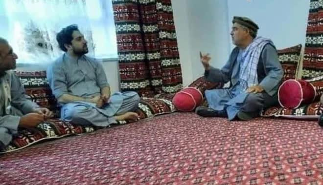 Thủ lĩnh FANR Ahmad Massoud cũng đã
từ "thành trì" Panjshir đã tới huyện Andarab, tỉnh Baghlan để gặp
gỡ với Abdul Ghani thủ lĩnh của các dân quân nổi dậy tại mặt trận
Andarab.